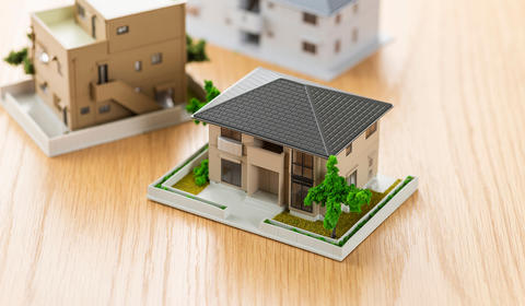 カバー画像（住宅模型）